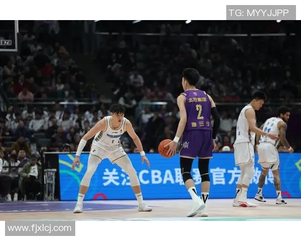 CBA焦点战广东队对决北京鸭队争夺季后赛席位的关键之战