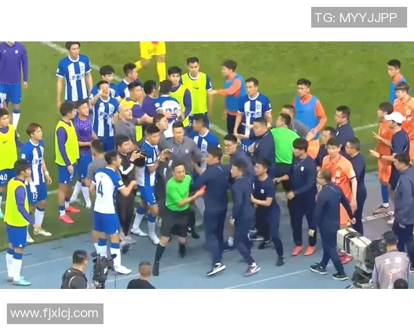 鲍尔在对阵尼克斯的精彩表现引发球迷热议与媒体关注